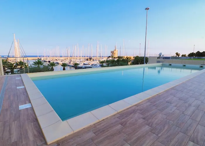 H11 Luxury 17a Porto - Piscina - Jacuzzi Apartment Santo Stefano al Mare